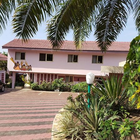 Royal Basin Resort Kumasi Extérieur photo