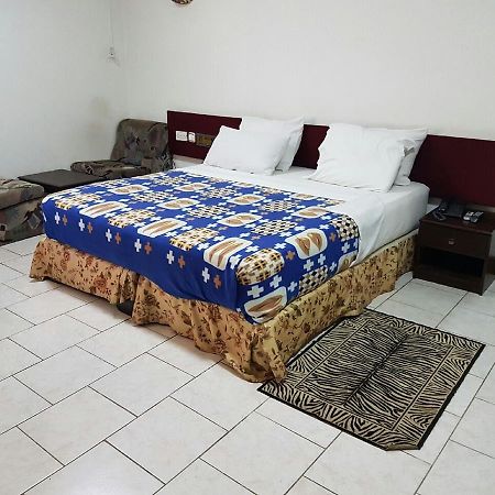 Royal Basin Resort Kumasi Extérieur photo