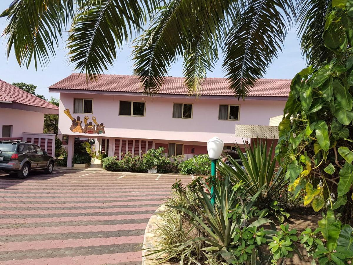 Royal Basin Resort Kumasi Extérieur photo
