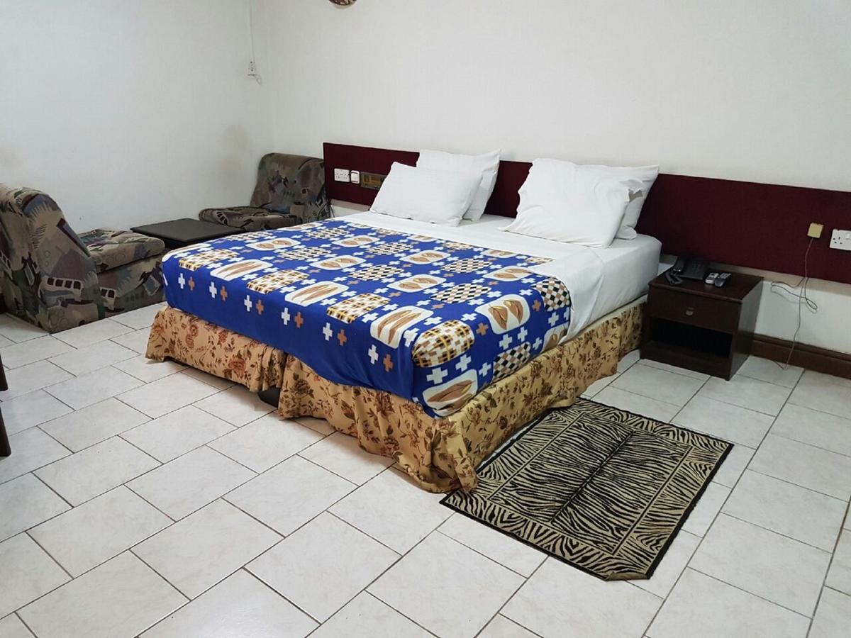 Royal Basin Resort Kumasi Extérieur photo