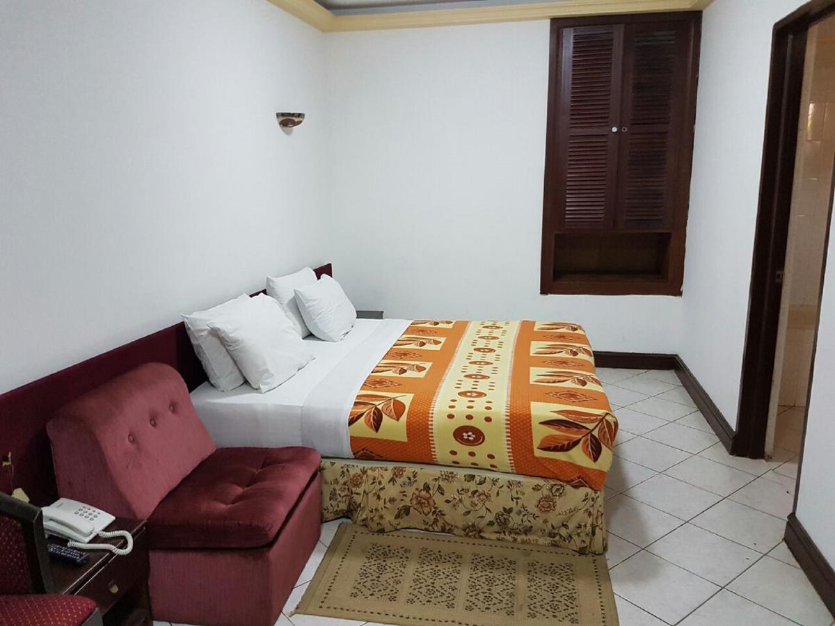 Royal Basin Resort Kumasi Extérieur photo