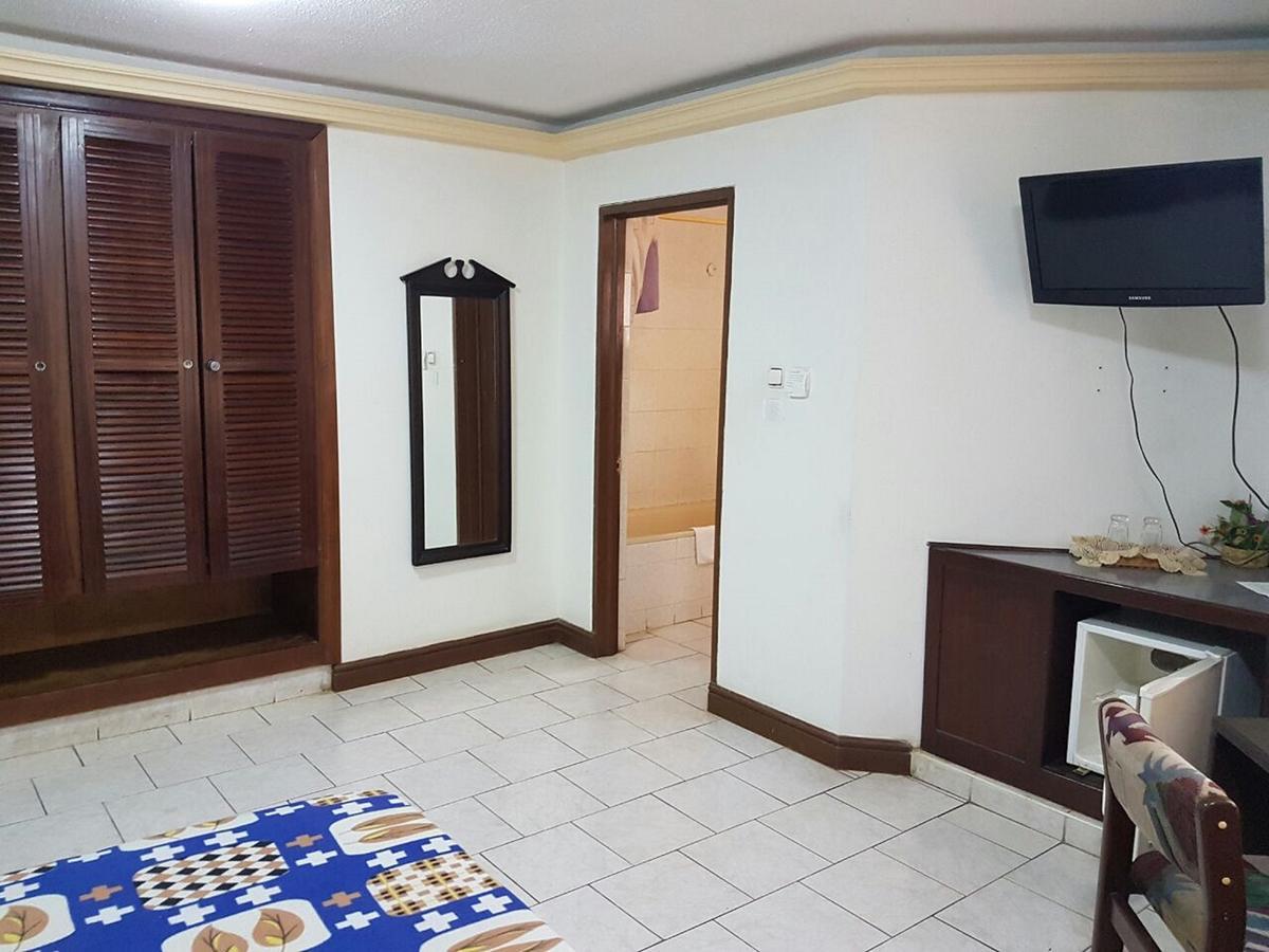 Royal Basin Resort Kumasi Extérieur photo